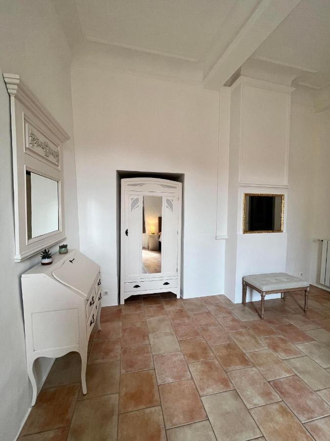 Bed & Breakfast La Tour De Pezene *