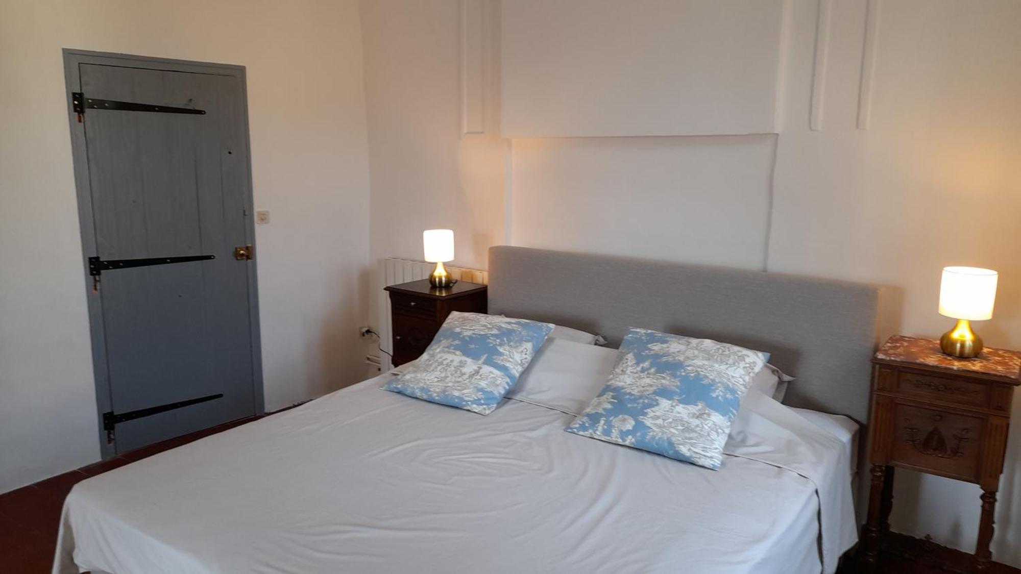 Bed & Breakfast La Tour De Pezene *