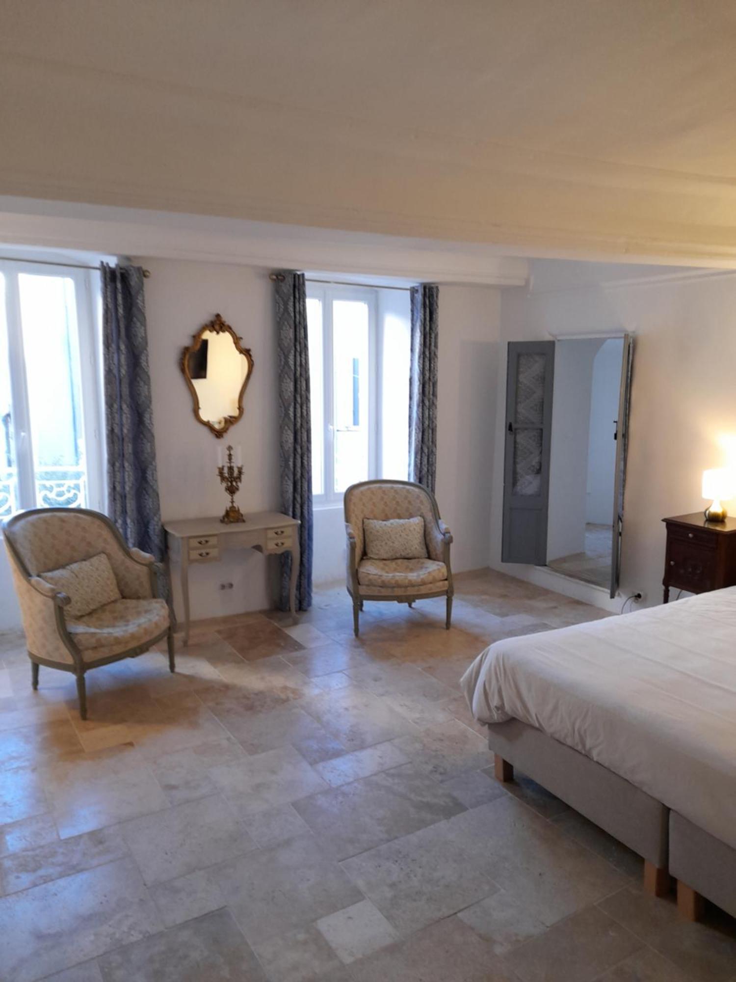 Bed & Breakfast La Tour De Pezene *