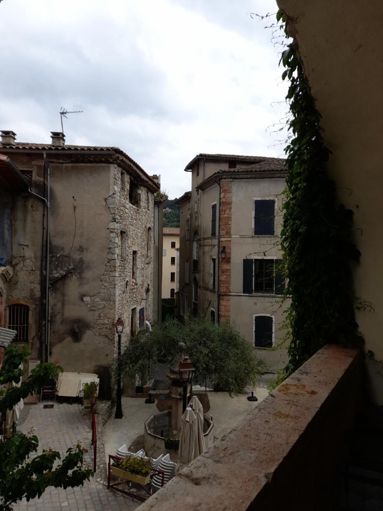 Bed & Breakfast La Tour De Pezene